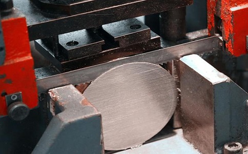 淮北影响双金属带锯条使用寿命的主要因素有哪些？